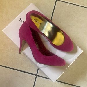 Cosmic Pink size 5 suede shoes